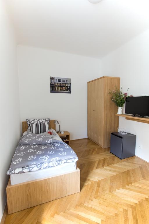 ブルノ ベッド ＆ ブレックファースト　プラチェック Bed & Breakfast エクステリア 写真